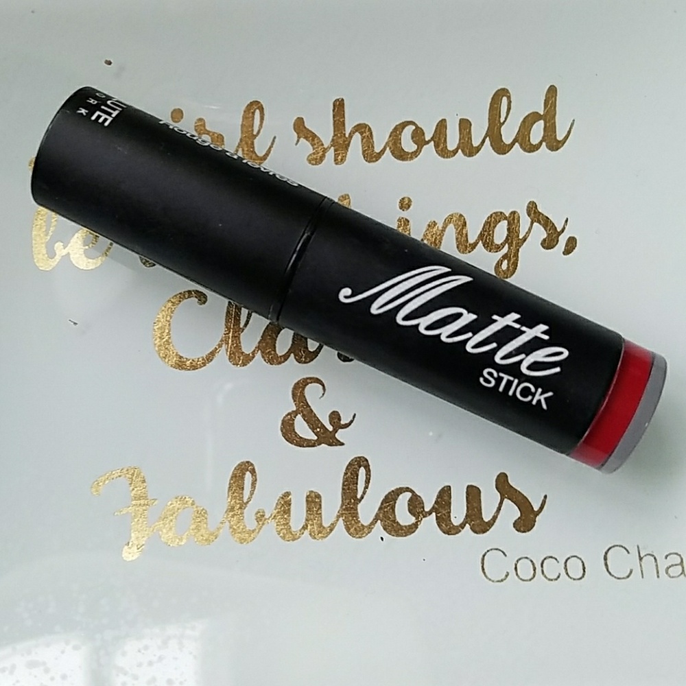 Matte stick in red